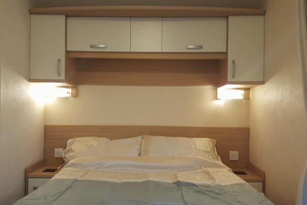 Apartamento Cozy And Relaxing With Stunning Sea Views Lytchett Minster Exterior foto
